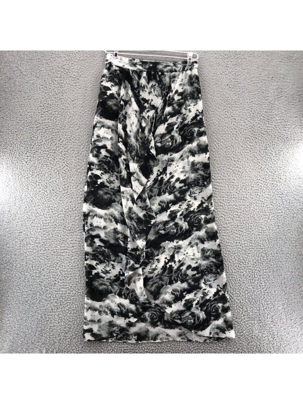Kimchi Blue Skirt Womens 4 White Black Floral Maxi Asymmetrical High Low Ruffle